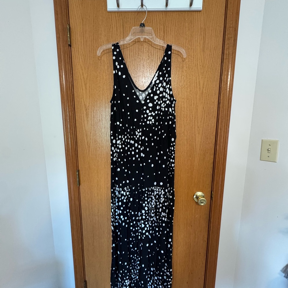 Chic Black and White Maxi Dress - Picture 2 of 3